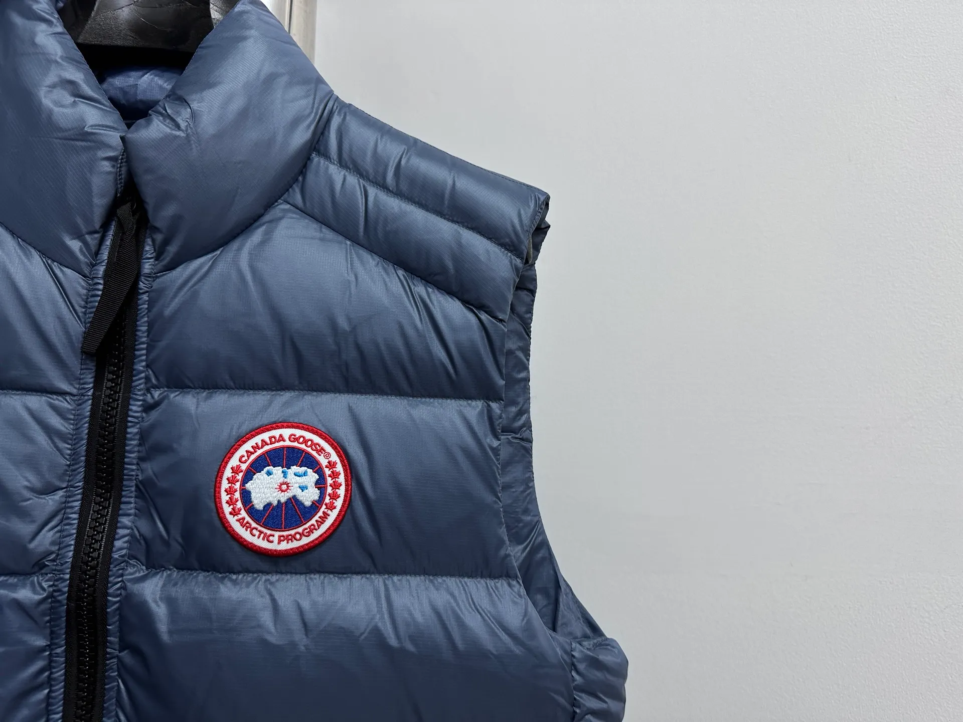 P560 [Canada Goose] CROFTON light down vest R water-repellent treatment Winall windproof fabric 700-fill down capacity Original molding Detailed production The upper body effect is stunning Exclusively available on the Xiaohongshu purchasing platform The highest version on the market Code number: XS-XXL